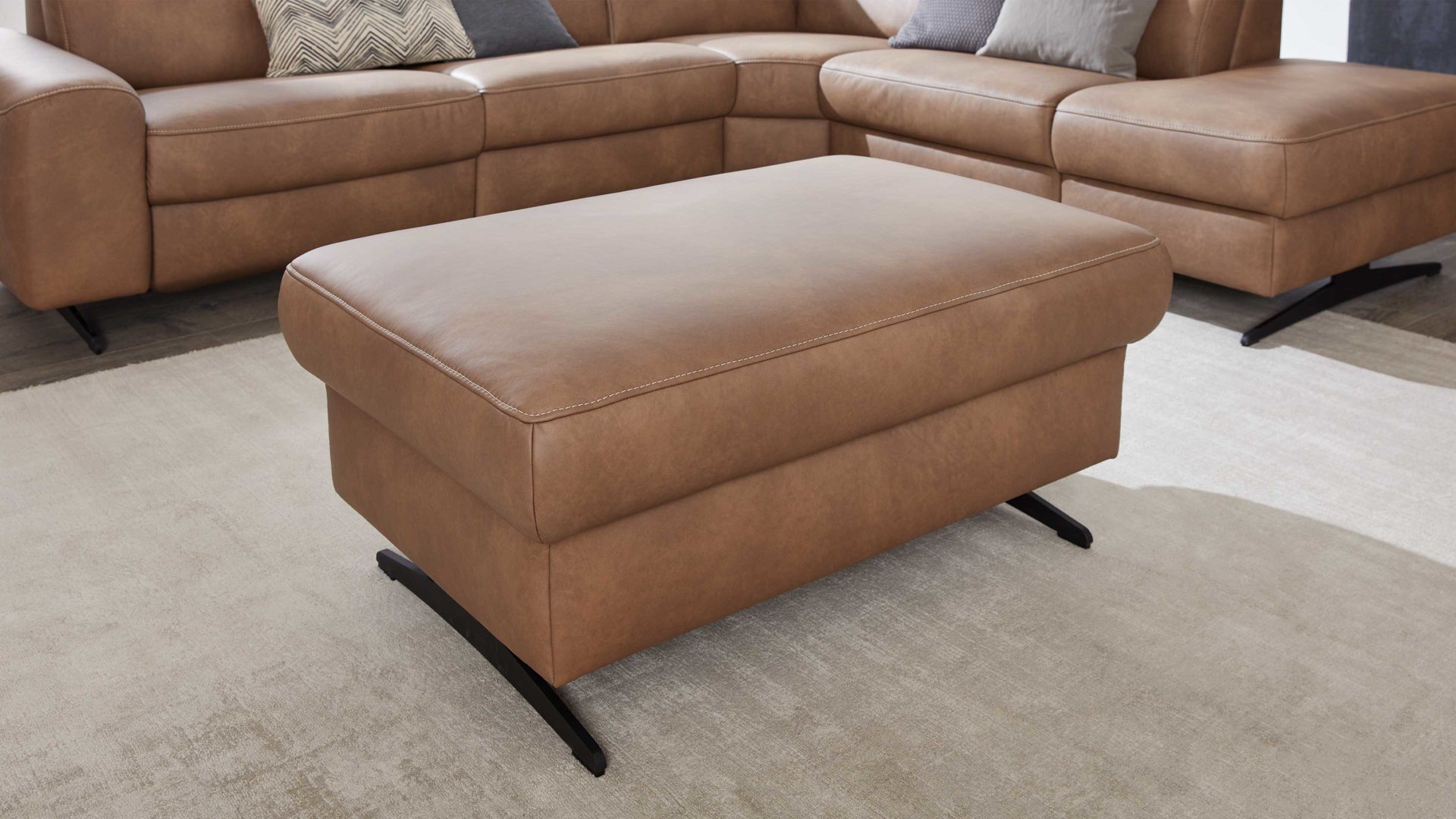 Polsterhocker comfortmaster besser sitzen, liegen, leben aus Leder in Hellbraun Comfortmaster 1180 - Hocker 302E wüstenfarbenes LongLife-Leder - ca. 100 x 65 cm