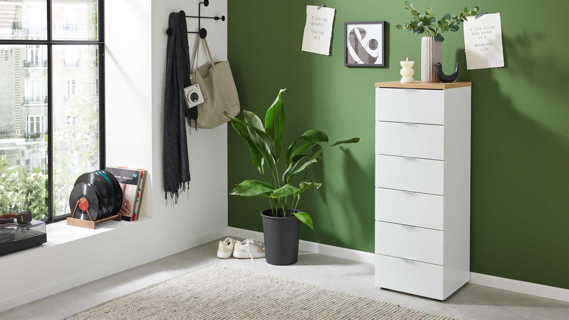 Schubladenkommode Interliving aus Holz in Weiß Interliving Kleiderschrank Serie 1208 - Schubladenkommode alpinweißes Glas & Artisan Eiche - sechs Schubladen, Höhe ca. 114 cm