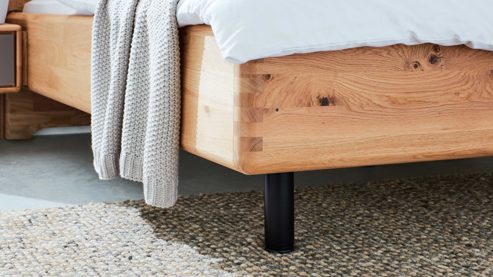 Bettgestell Interliving aus Holz in Grau Interliving Schlafzimmer Serie 1015 – Bettgestell sienafarbener Bezug Kano 9811 & Wildeiche – Liegefläche ca. 180 x 200 cm