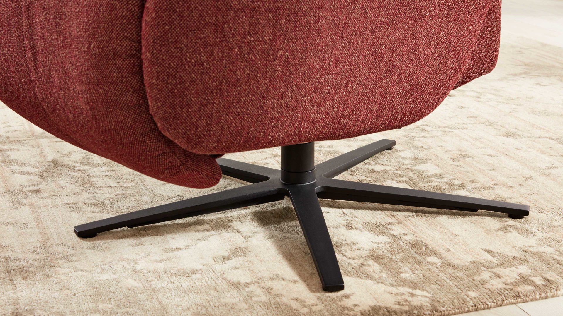 Relaxsessel Interliving aus Stoff in Rot Interliving Sessel Serie 4550 - Sessel 56V12 zwei Motoren - chiantifarbener Melangestoff Q2 & anthrazitfarbener Sternfuß