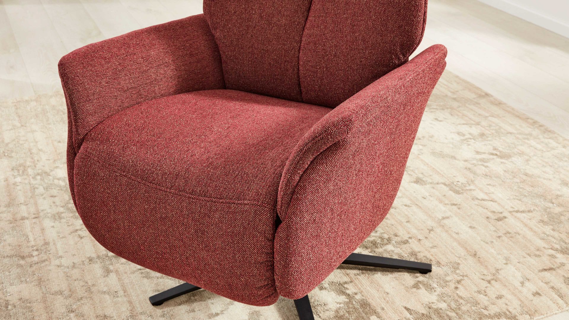 Relaxsessel Interliving aus Stoff in Rot Interliving Sessel Serie 4550 - Sessel 56V12 zwei Motoren - chiantifarbener Melangestoff Q2 & anthrazitfarbener Sternfuß