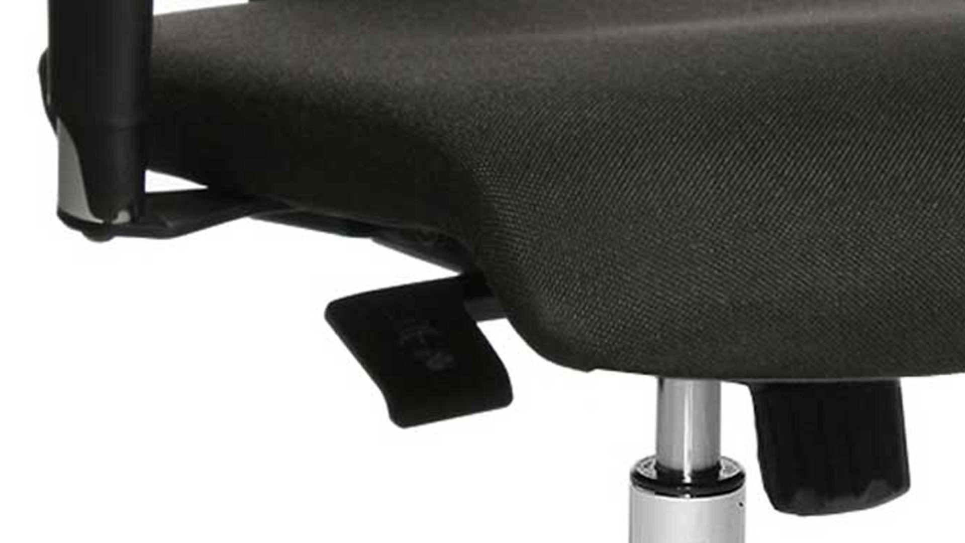 Drehstuhl OrthoSedis aus Stoff in Weiß Drehstuhl OrthoSedis 50 als Sitzmöbel fürs Büro weißer Netzbezug TT203 & poliertes Aluminium-Fußkreuz