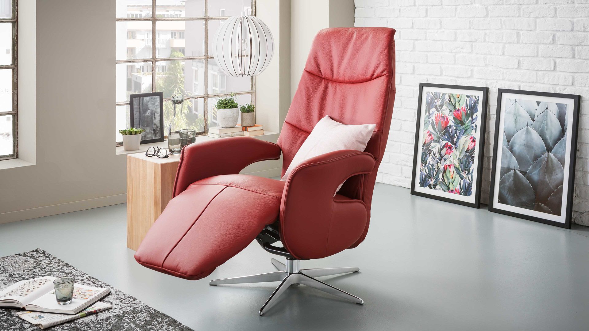 Relaxsessel Hjort knudsen aus Leder in Rot Relaxsessel bzw. Drehsessel - Polstermöbel rotes Leder Soleda Split 444 & Edelstahl-Sternfuß