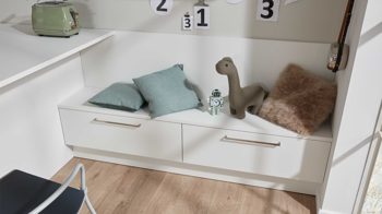 Einbauküche Interliving aus Holz in Weiß Interliving Küche Serie 3010 mit privileg Einbaugeräten Weiß & Avocado – vierzeilig