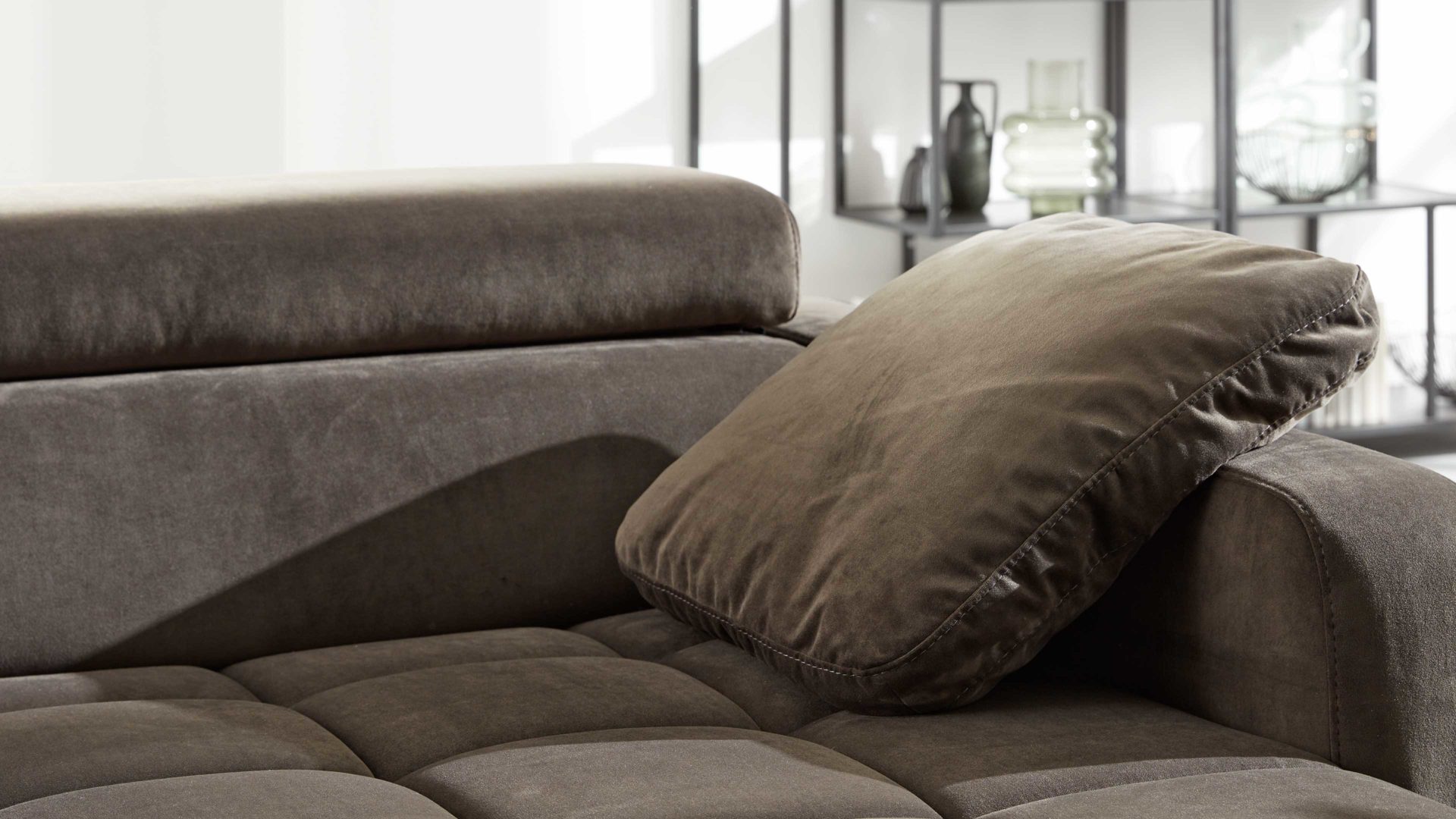 Einzelkissen Interliving aus Stoff in Dunkelgrün Interliving Sofa Serie 4303 – Armlehnkissen olivfarbene Wirkware Salsa - ca. 45 x 50 cm