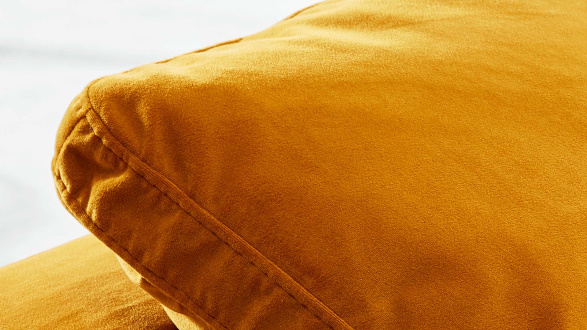 Kissen Interliving aus Stoff in Orange Interliving Sofa Serie 4303 – Armlehnkissen curryfarbene Wirkware Salsa - ca. 45 x 50 cm