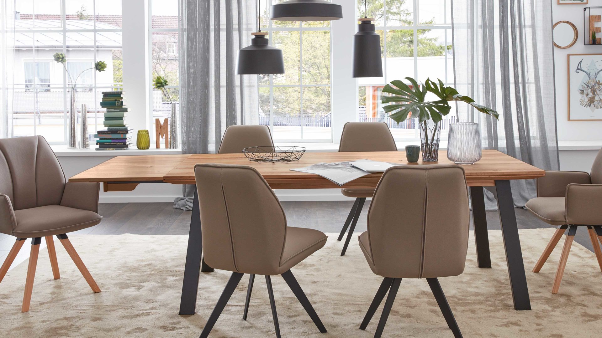 Auszugtisch Interliving aus Holz in Holzfarben Interliving Esszimmer Serie 5102 – Auszugtisch V513 Charakter-Kernbuche & schwarzes Eisen – ca. 200-250 x 100 cm