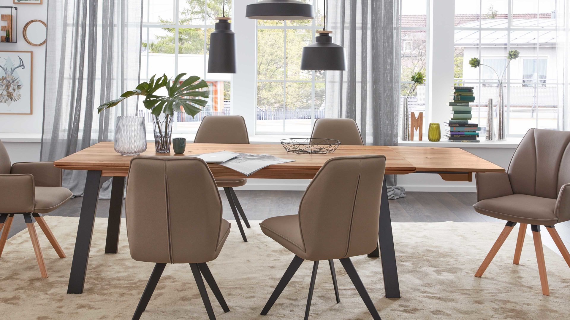 Auszugtisch Interliving aus Holz in Holzfarben Interliving Esszimmer Serie 5102 – Auszugtisch Charakter-Kernbuche & schwarzes Eisen – ca. 180-230 x 100 cm