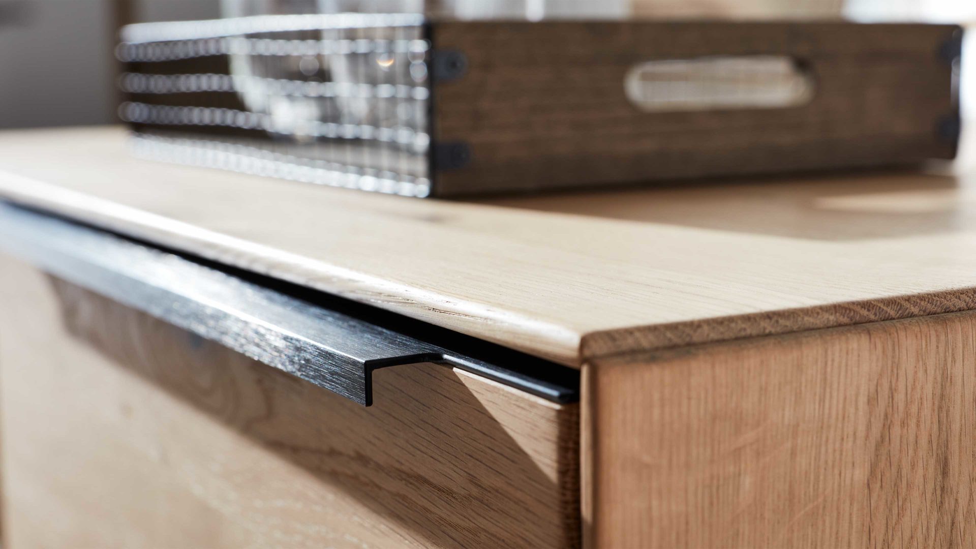 Couchtisch Interliving aus Holz in Holzfarben Interliving Wohnzimmer Serie 2020 - Couchtisch 151516 Asteiche & Risseiche– ca. 90 x 90 cm