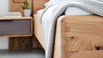 Doppelbett Interliving aus Holz in Holzfarben Interliving Schlafzimmer Serie 1015 – Bettgestell 1200 Wildeiche – Liegefläche ca. 200 x 200 cm