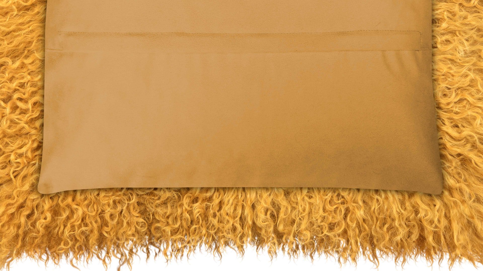 Kissenbezug /-hülle Magma sitting point aus Fell in Gelb MAGMA Kissenhülle Pamina maisfarbenes Tibet-Lammfell - ca. 40 x 40 cm