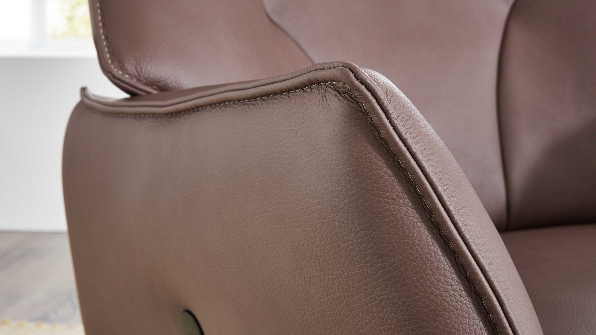 Relaxsessel comfortmaster besser sitzen, liegen, leben aus Leder in Braun Comfortmaster 7937 - Relaxsessel kokosfarbenes Leder Rustika & Edelstahl-Sternfuß