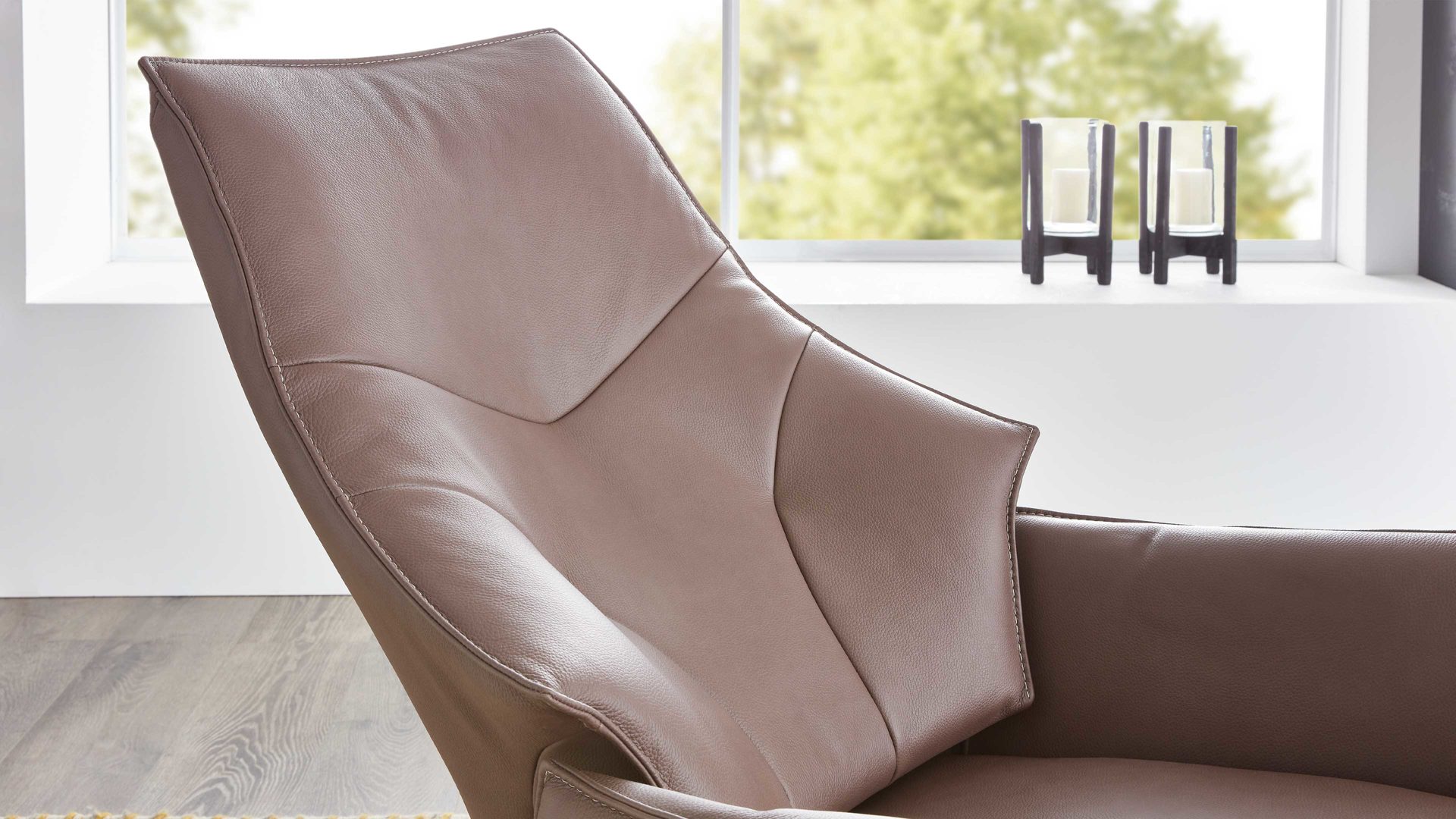 Relaxsessel comfortmaster besser sitzen, liegen, leben aus Leder in Braun Comfortmaster 7937 - Relaxsessel kokosfarbenes Leder Rustika & Edelstahl-Sternfuß