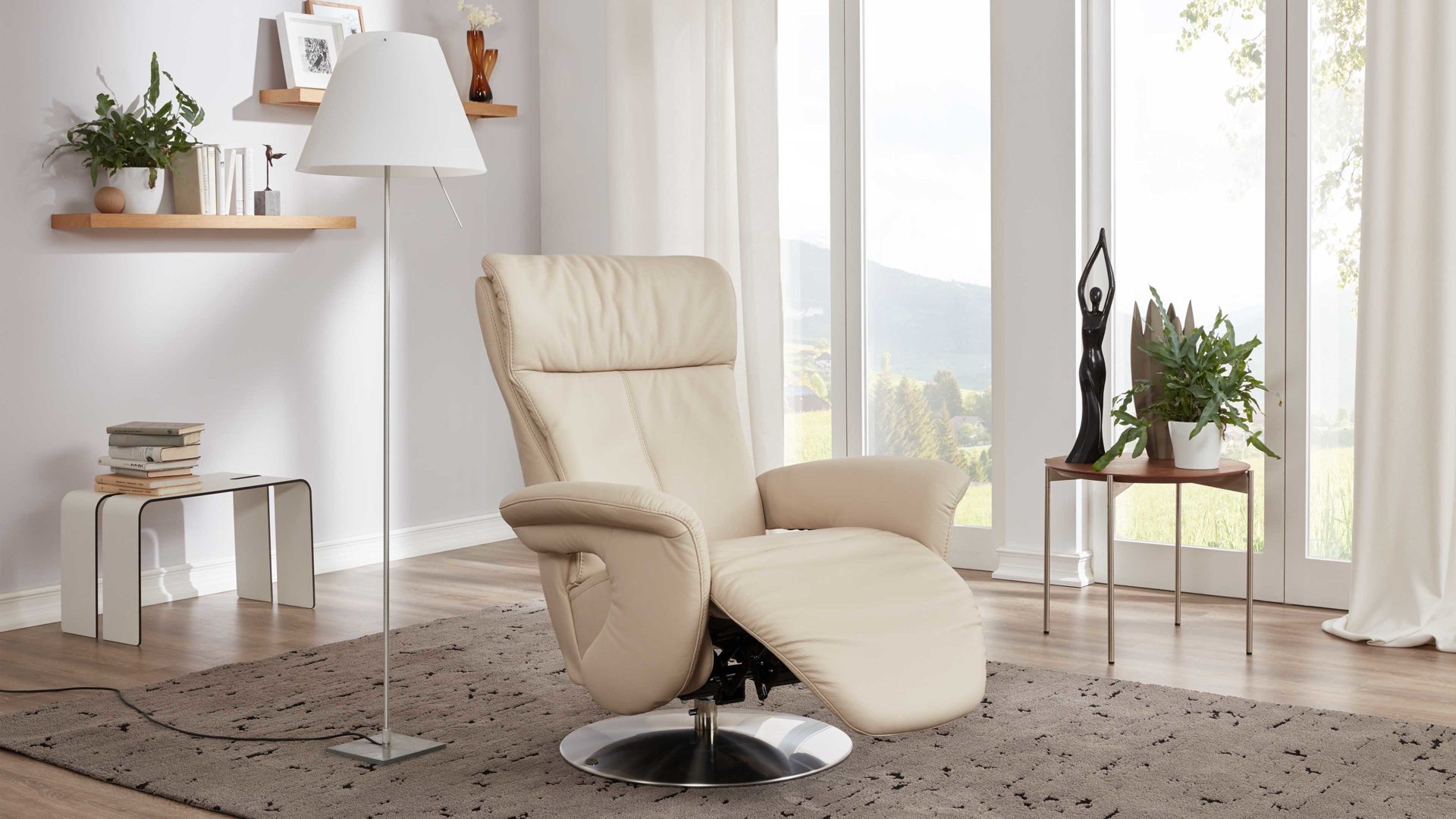 Relaxsessel comfortmaster besser sitzen, liegen, leben aus Leder in Beige Comfortmaster 7333 Easy-Swing-Sessel 36N als Sitzmöbel marmorfarbenes LongLife-Leder LG 18 & Metall-Tellerfuß