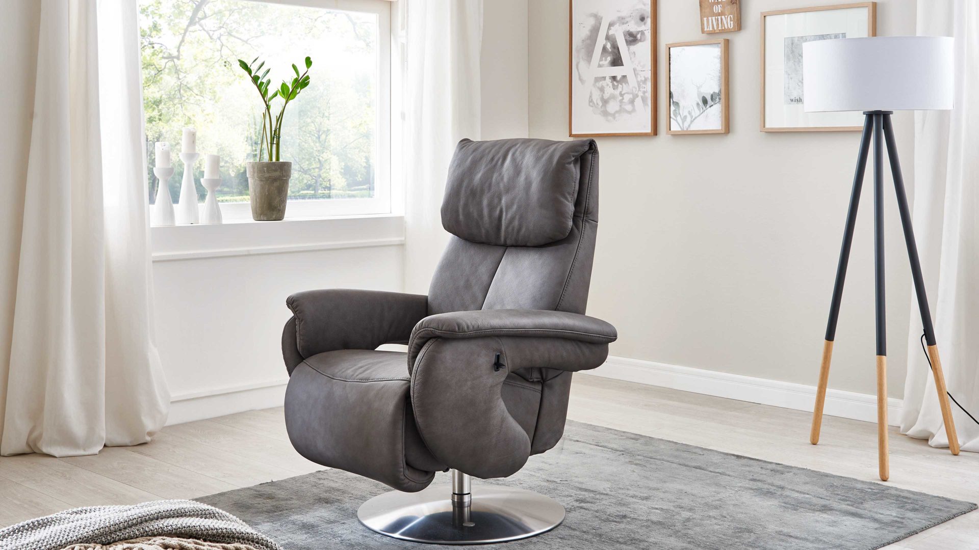 Relaxsessel comfortmaster besser sitzen, liegen, leben aus Leder in Grau Comfortmaster 7304 - Easy-Swing-Sessel 31N magmafarbenes LongLife-Leder Rustika & edelstahlfarbener Tellerfuß