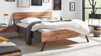 Bettgestell Interliving aus Holz in Dunkelgrau Interliving Schlafzimmer Serie 1025 – Bettgestell Liegefläche ca. 200 x 200 cm - Graphit & Balkeneiche gehackt