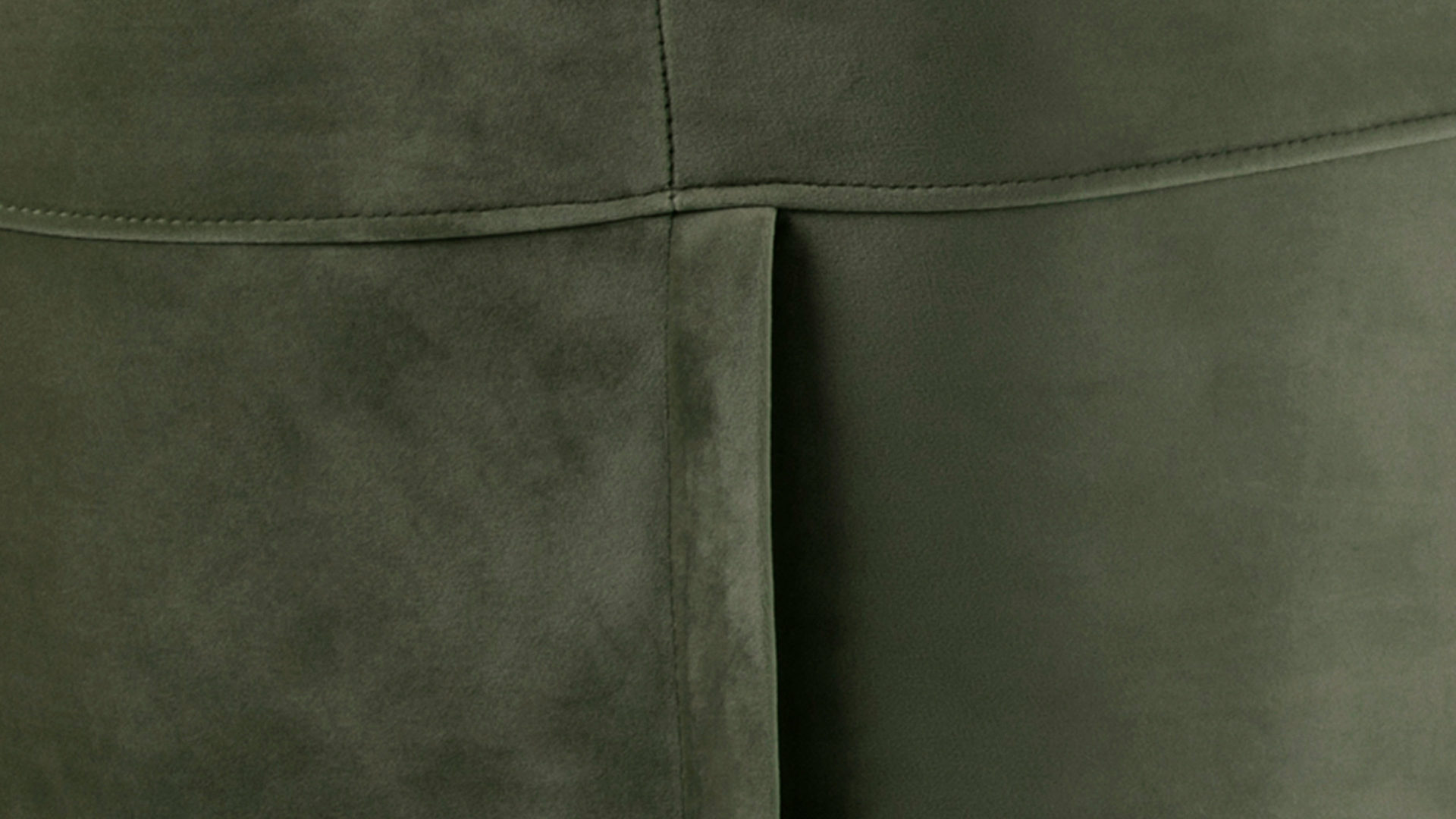 Zweisitzer Actona group aus Stoff in Dunkelgrün Zweisitzer-Sofa als bequemes Polstermöbel waldgrüner Samt Vic 18 & schwarze Holzfüße, Breite ca.  150 cm