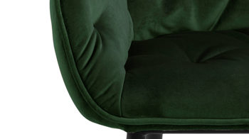 Vierfußstuhl Actona group aus Stoff in Dunkelgrün Armlehnstuhl Brooke waldgrüner Samt Vic 68AC & schwarzes Metall