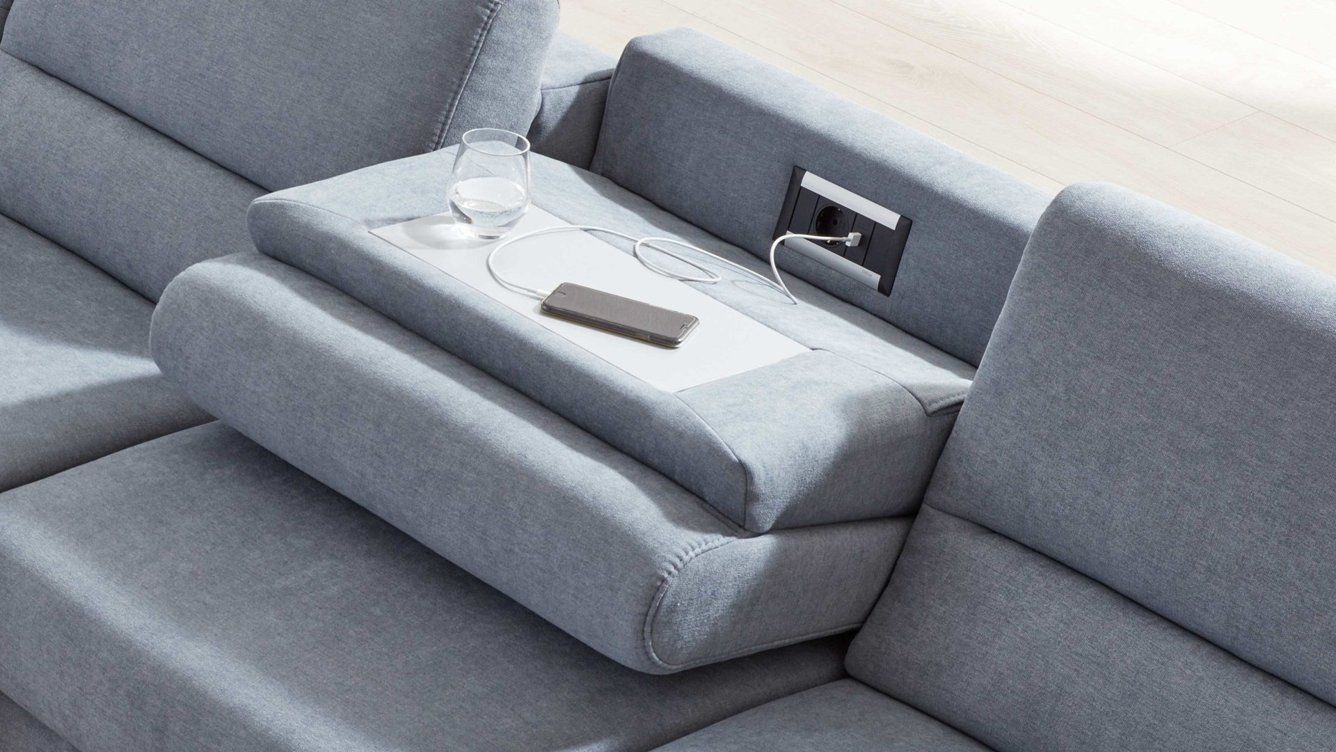 Funktion Interliving aus Metall in Transparent Interliving Sofa Serie 4305 – Funktionsablage Funktions-Mehrpreis