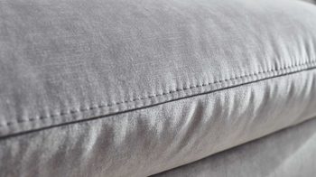 Polsterhocker modulmaster aus Stoff in Grau Modulmaster MM-ZE1126 - XXL-Hocker silberfarbener Velours Amira - ca. 125 x 62 cm