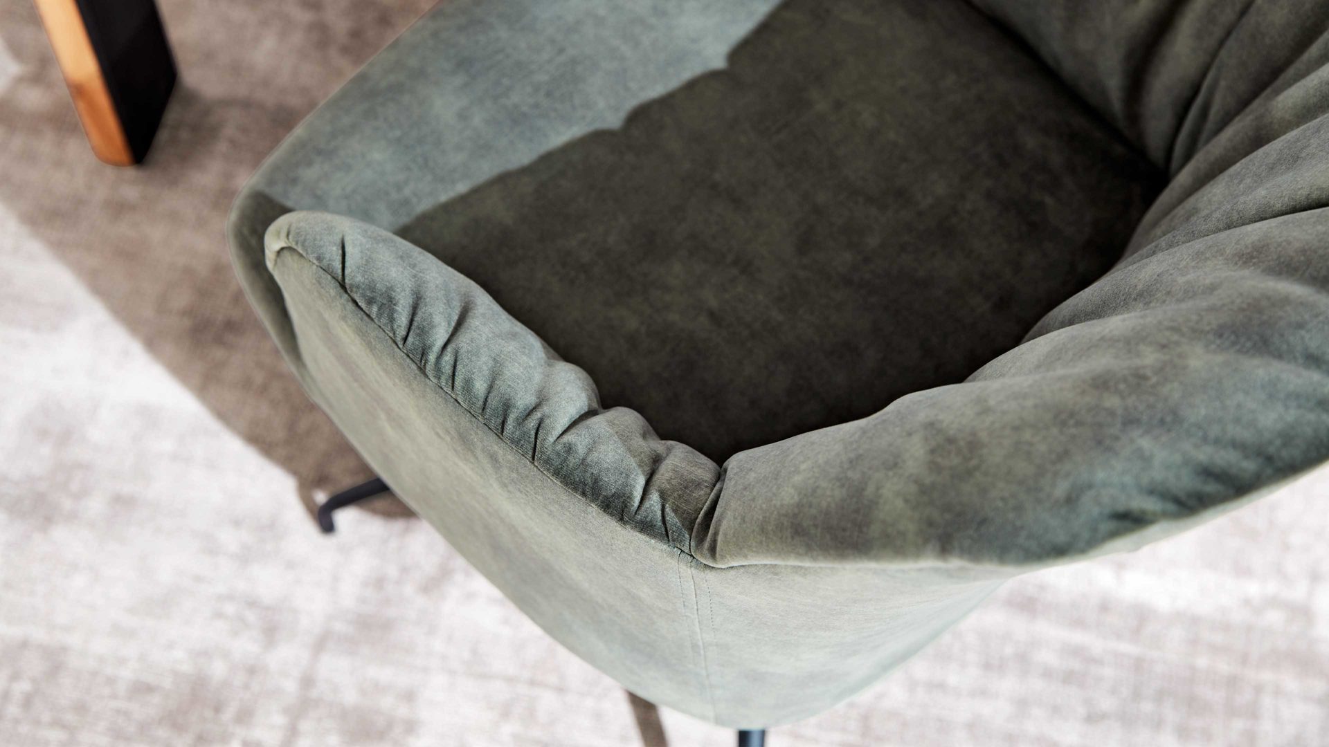 Polsterstuhl Interliving aus Stoff in Grün Interliving Esszimmer Serie 5110 - Armlehnstuhl grüner Bezug Genova & schwarzer Spinnenfuß