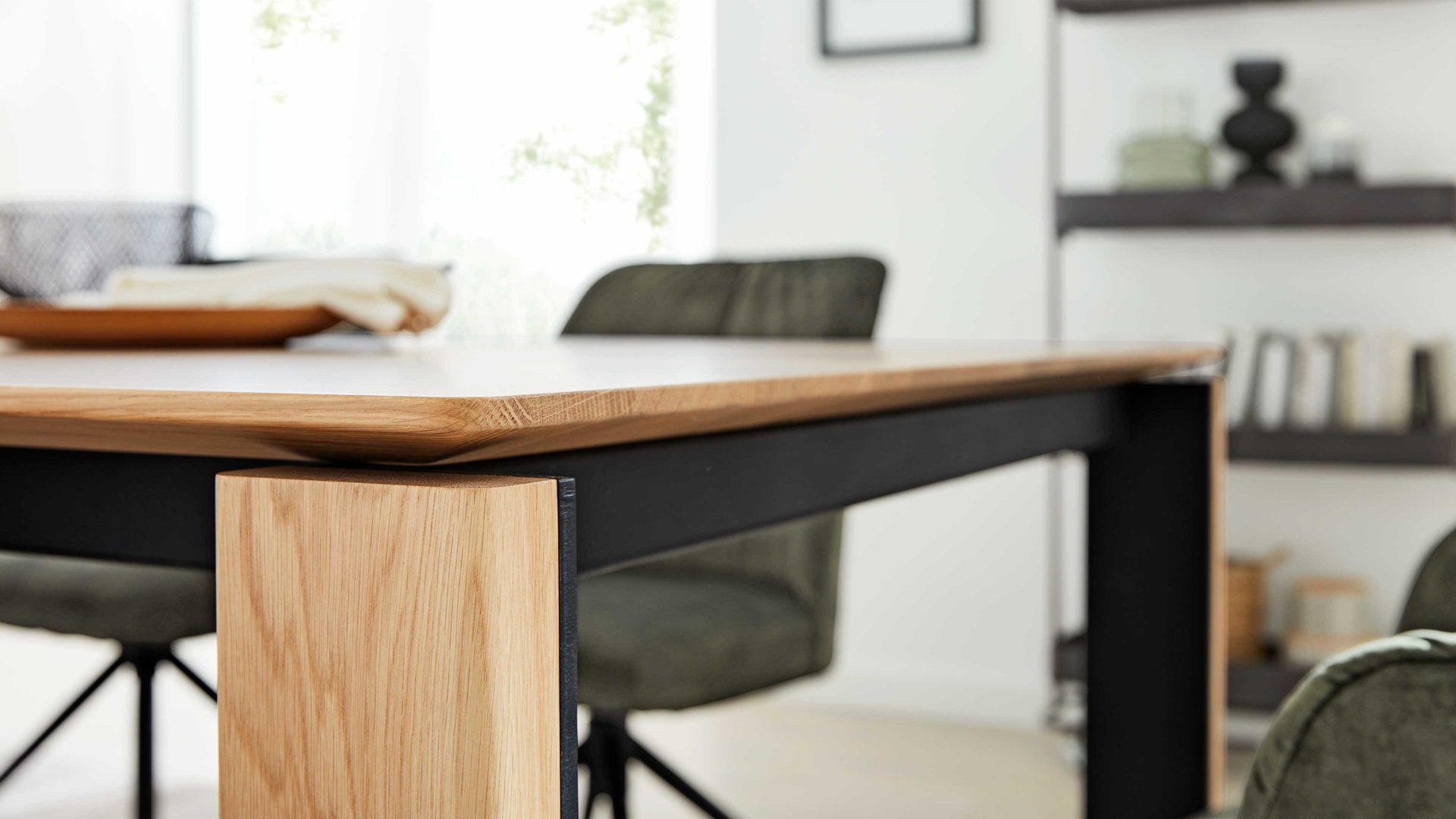 Auszugtisch Interliving aus Holz in Holzfarben Interliving Esszimmer Serie 5110 - Auszugtisch T0701 Eiche natur - ca. 200 - 300 x 100 cm