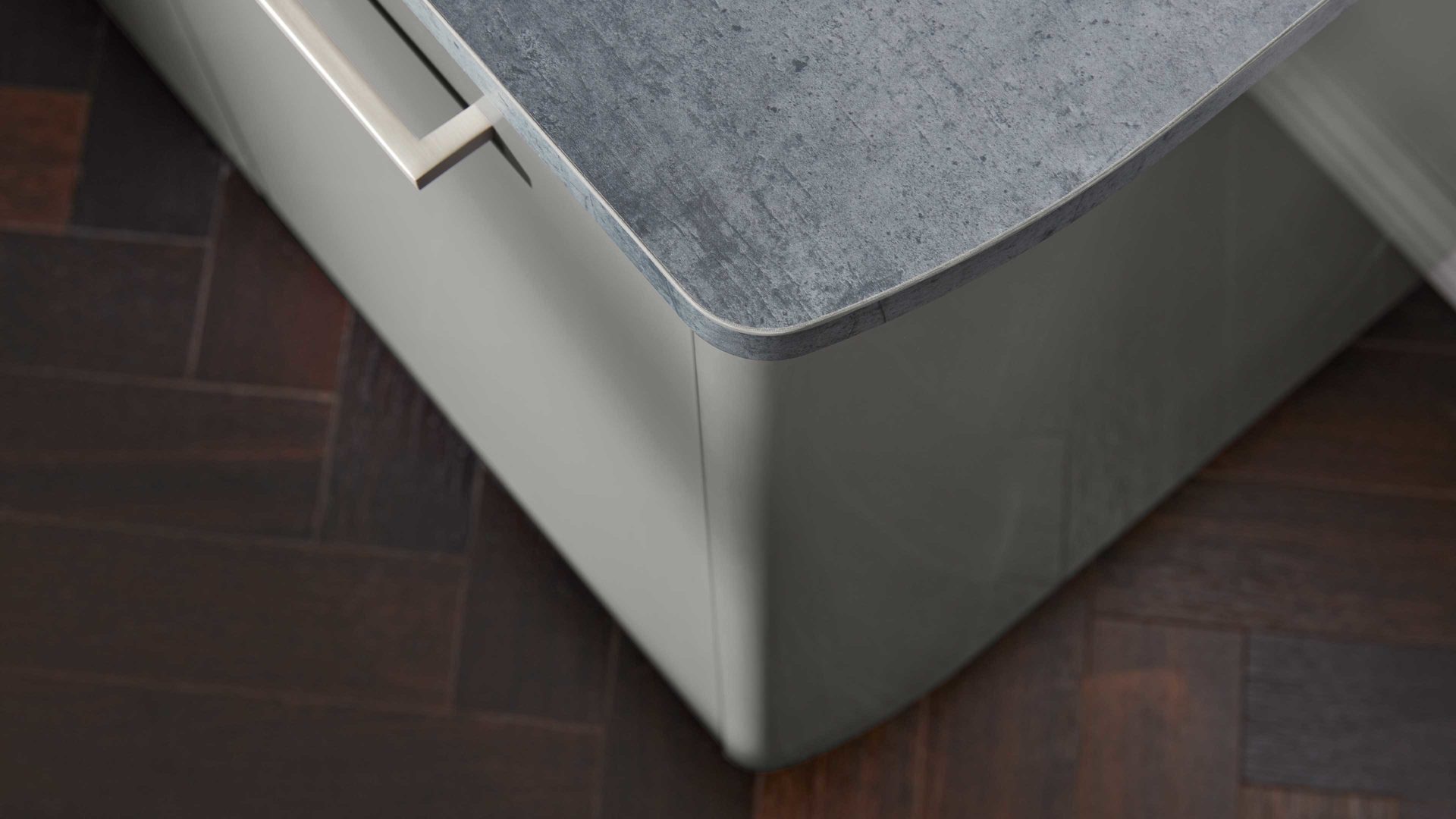 Einbauküche Interliving aus Holz in Grau Interliving Küche Serie 3007 mit AEG Einbaugeräten Quarzgrau & Steel – zweizeilig