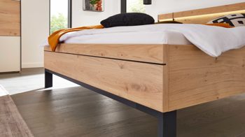Bettgestell Interliving aus Holz in Holzfarben Interliving Schlafzimmer Serie 1024 – Bettgestell 83438 Winkelfüße, Liegefläche ca. 140 x 200 cm - Balkeneiche