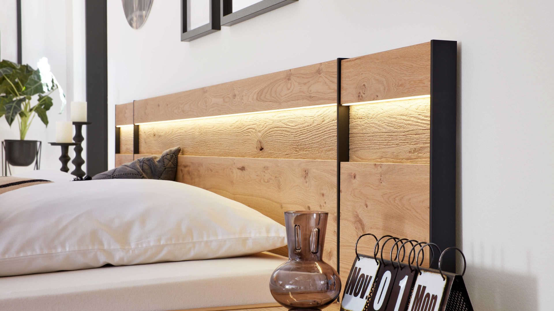 Möbelbeleuchtung Interliving aus Kunststoff in Weiß Interliving Schlafzimmer Serie 1024 – Kopfteilbeleuchtung 80396 LED