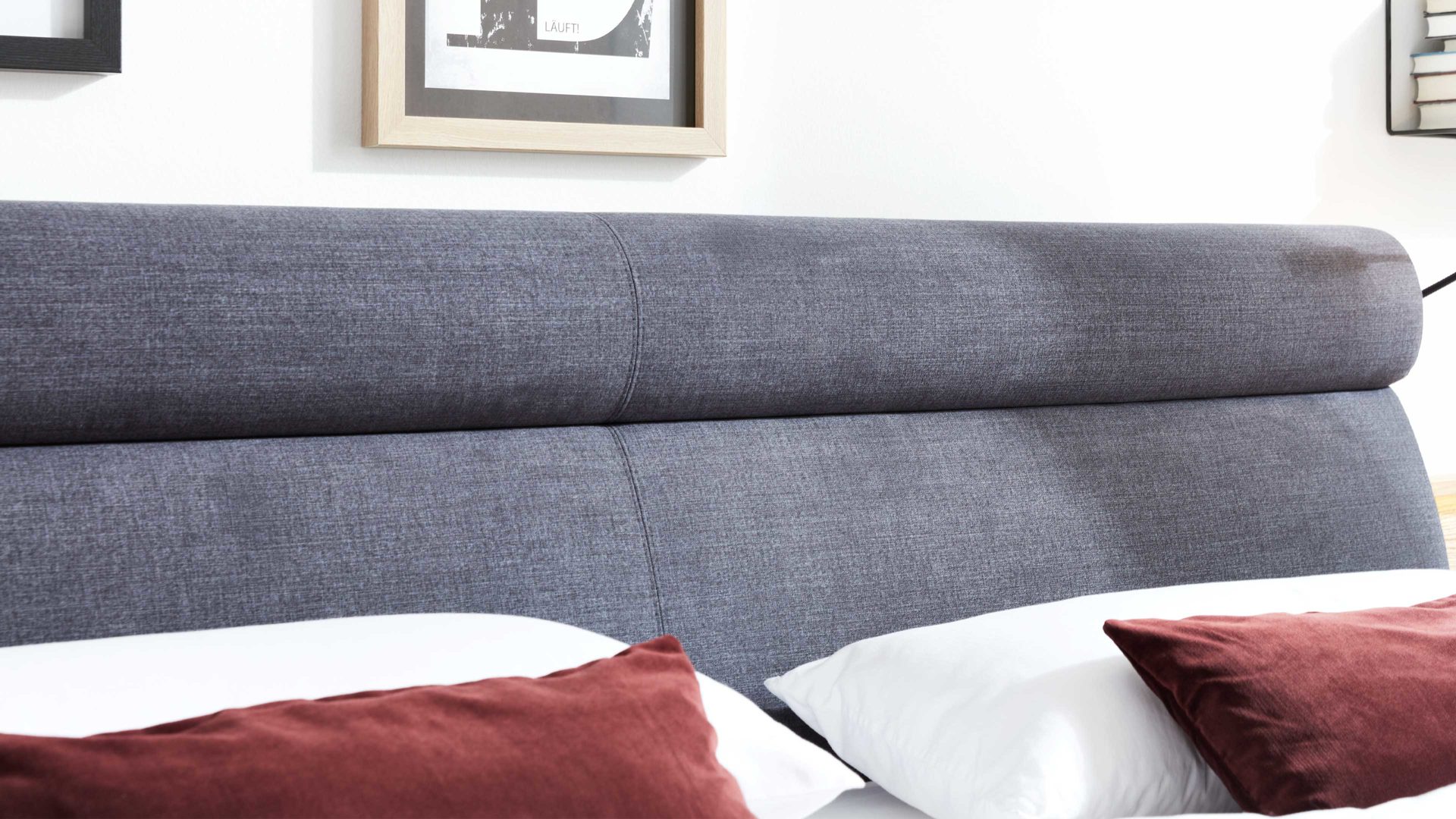 Bettgestell Interliving aus Holz in Anthrazit Interliving Schlafzimmer Serie 1023 – Bettgestell schwebend, Liegefläche ca. 140 x 200 cm - Balkeneiche & Anthrazit