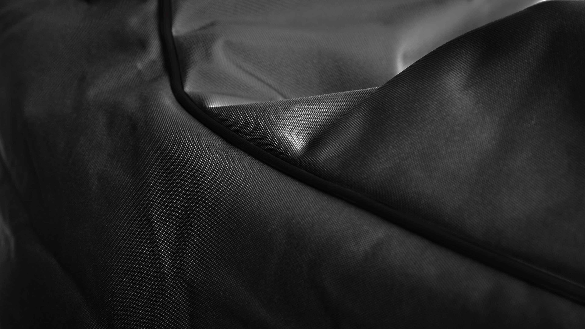 Sitzsack-Sessel Magma sitting point aus Kunstfaser in Schwarz SITTING POINT Sitzsack-Sessel swing scuba® schwarze Kunstfaser - ca. 95 x 90 x 65 cm