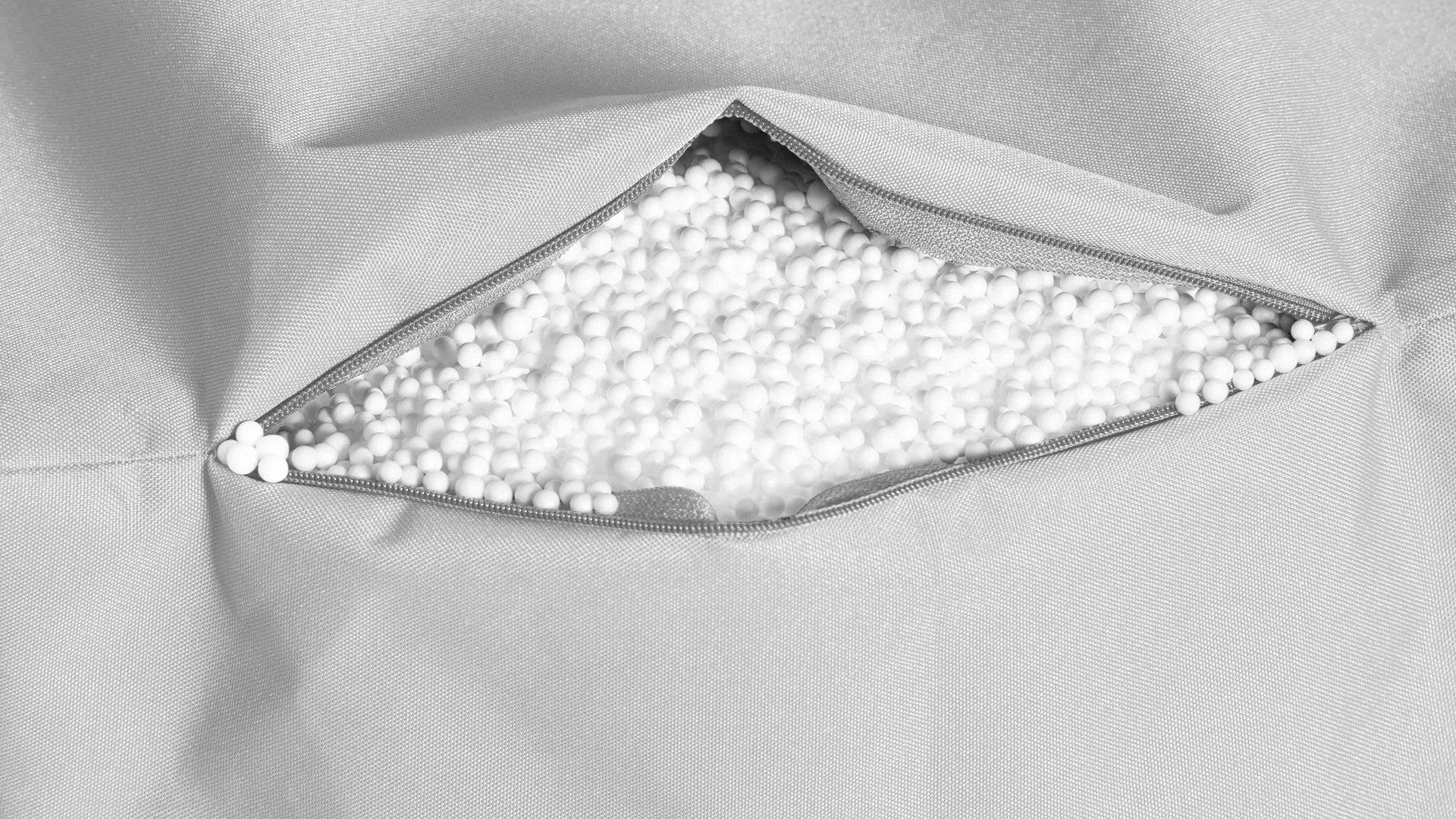 Sitzsack-Hocker Magma sitting point aus Kunstfaser in Hellgrau SITTING POINT Sitzsack-Hocker dotcom scuba® als Kleinmöbel graue Kunstfaser – Durchmesser ca. 50 cm