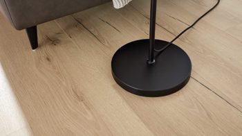 Stehleuchte Interliving aus Glas in Grau Interliving Leuchten Serie 9333 - Stehleuchte Rauchglas & Messing – Höhe ca. 154 cm