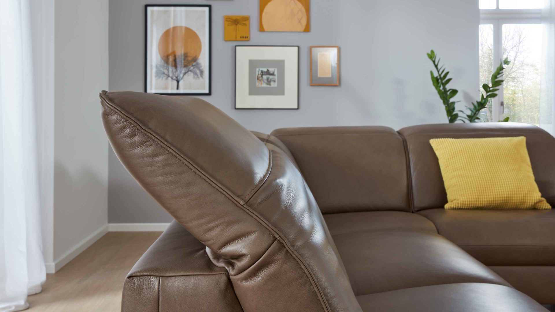 Ecksofa modulmaster aus Leder in Braun Modulmaster MM-PN1137 - Ecksofa steinfarbenes Leder Torro & schwarze Metallfüße - Stellfläche ca. 297 x 245 cm