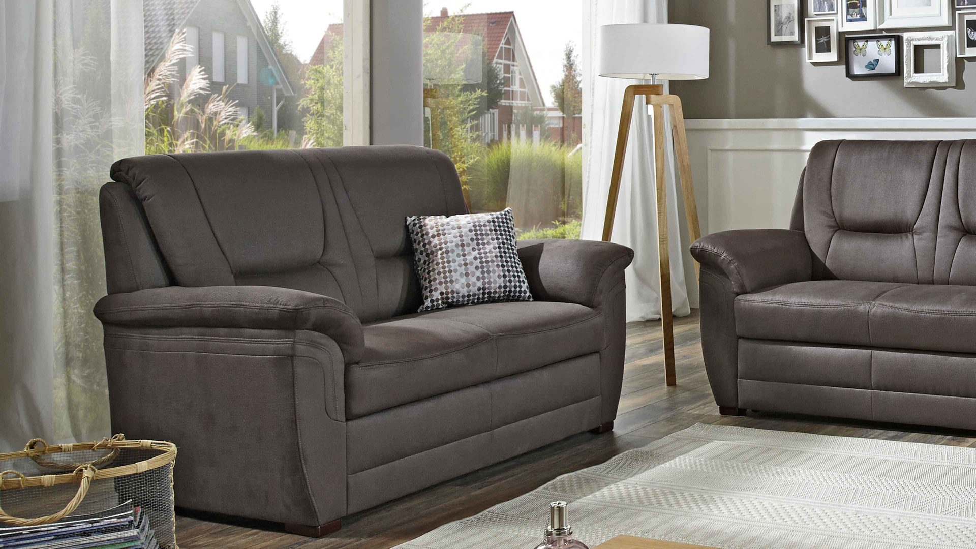 3-2 (auch 2,5) modulmaster aus Stoff in Dunkelbraun Modulmaster Polstergarnitur MM-PP1013 mit Federkern nougatfarbene Mikrofaser Holiday & antikfarbene Holzfüße – zweiteilig