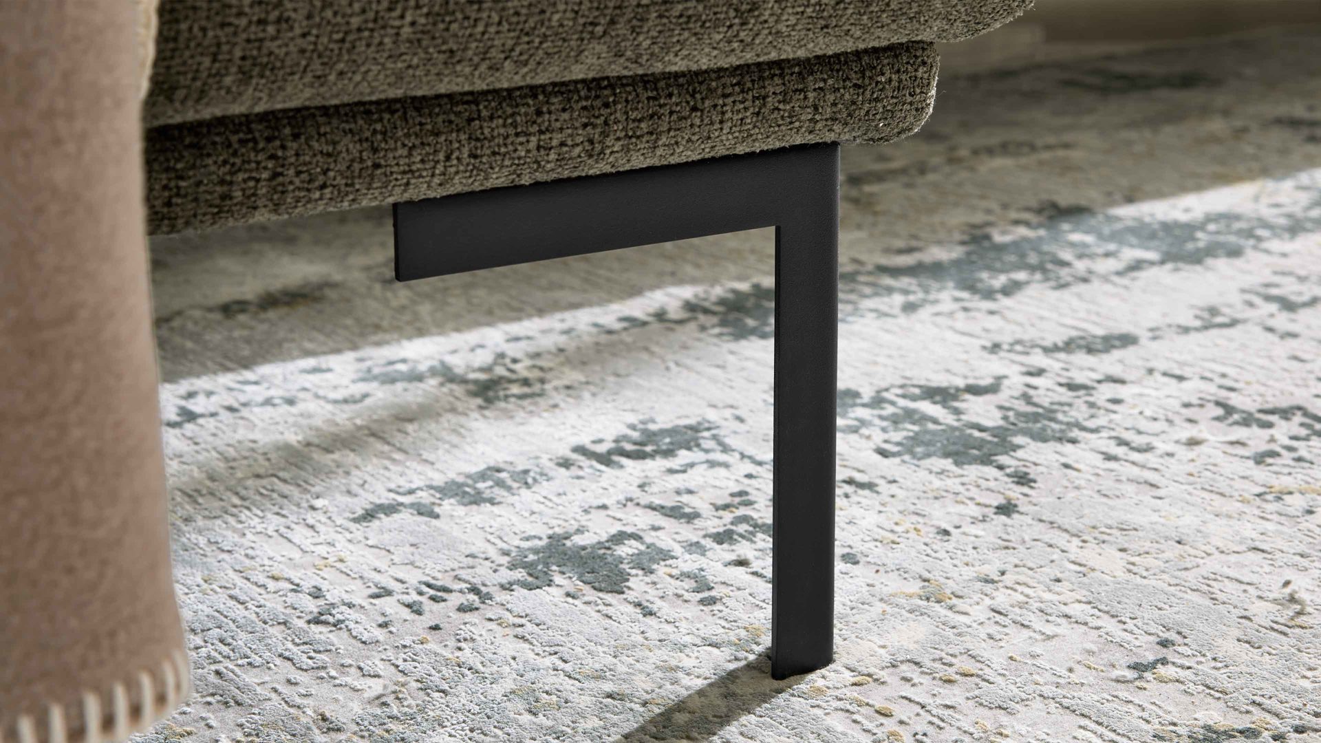 Ecksofa Interliving aus Stoff in Dunkelgrün Interliving Sofa Serie 4254 – Ecksofa jagdgrüner Bezug Mito 156 – Stellfläche ca. 185 x 300 cm