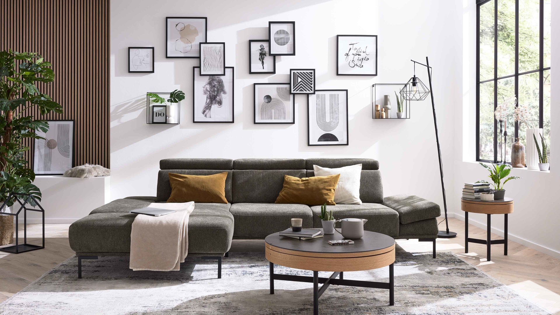 Ecksofa Interliving aus Stoff in Dunkelgrün Interliving Sofa Serie 4254 – Ecksofa jagdgrüner Bezug Mito 156 – Stellfläche ca. 185 x 300 cm