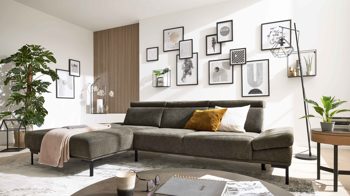 Ecksofa Interliving aus Stoff in Dunkelgrün Interliving Sofa Serie 4254 – Ecksofa jagdgrüner Bezug Mito 156 – Stellfläche ca. 185 x 300 cm