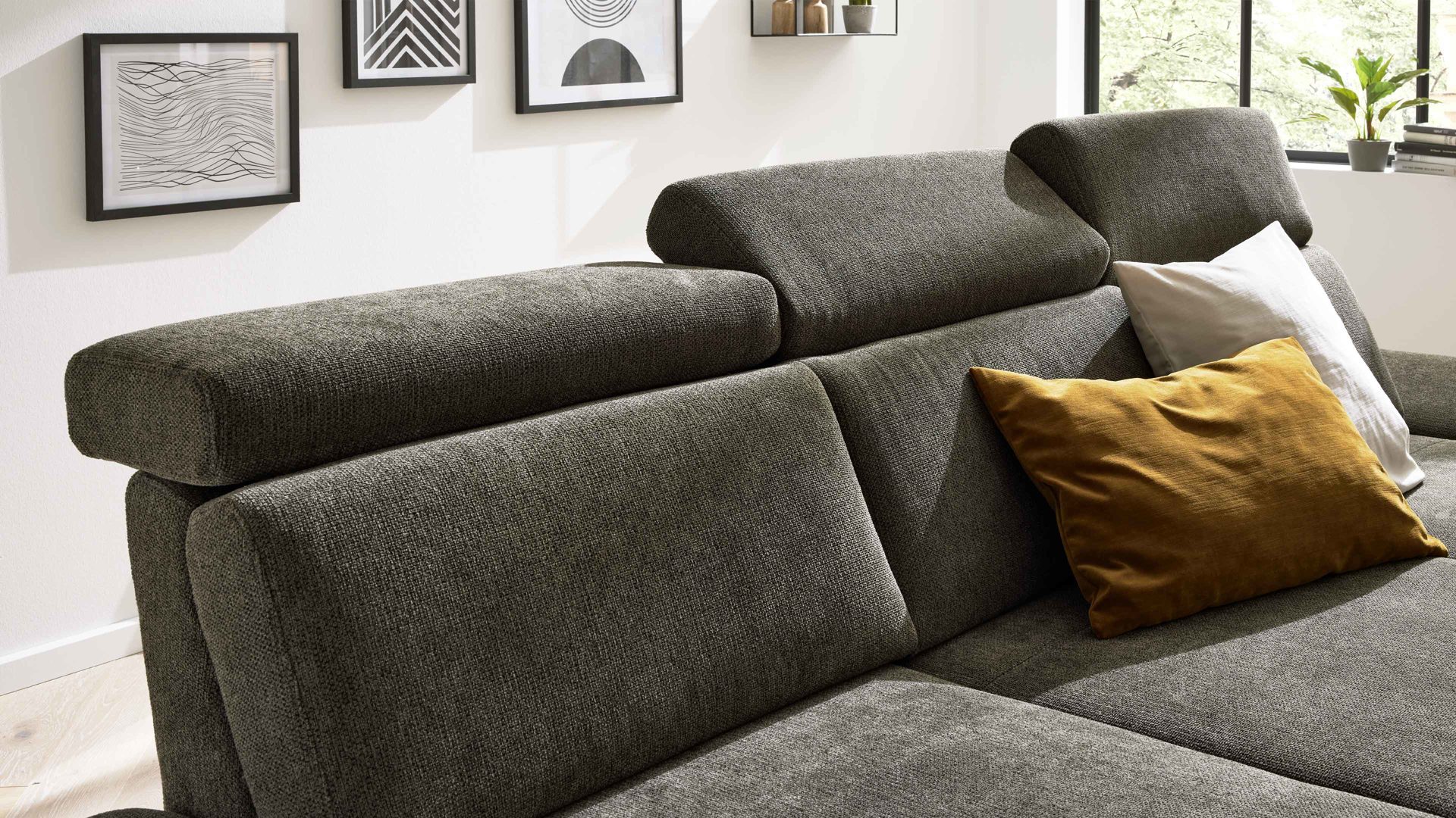 Funktion Interliving aus Metall in Transparent Interliving Sofa Serie 4254 – Kopfteilverstellung manuell