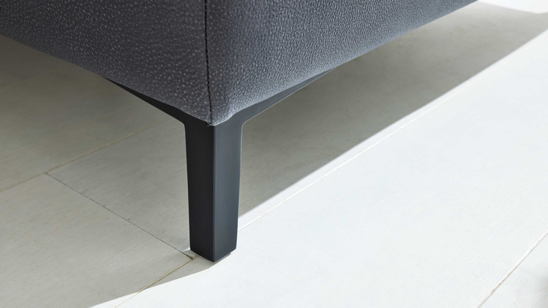 Funktionshocker Interliving aus Stoff in Dunkelgrau Interliving Sofa Serie 4064 - XXL-Funktionshocker graphitfarbene Mikrofaser Galero Punto & Fuß W003-01 - ca. 130 x 65 cm