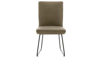 Polsterstuhl Interliving aus Leder in Grün Interliving Esszimmer Serie 5504 - Polsterstuhl 35 grünes Leder EVI 33 & schwarzes Kufengestell S 355