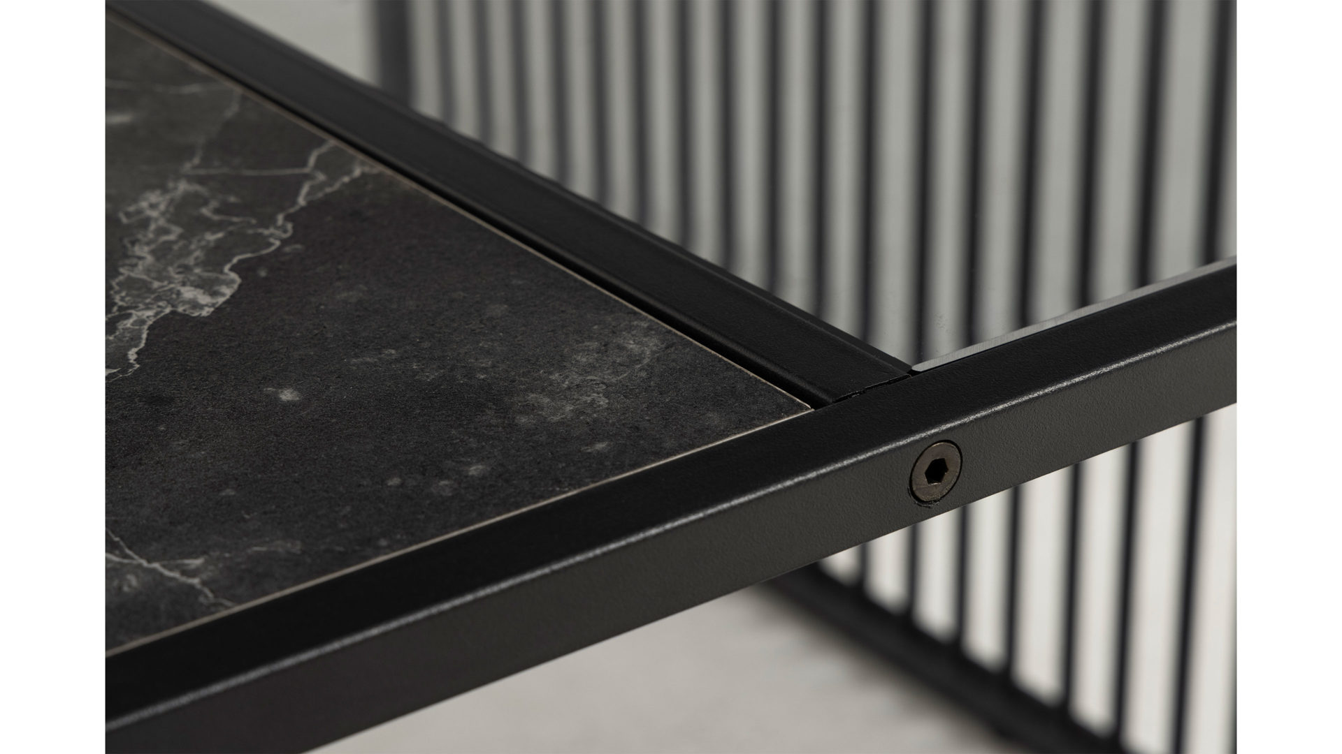 Couchtisch Actona group aus MDF in Schwarz Couchtisch Strington rauchfarbenes Glas & schwarze Marmoroptik, schwarzes Metallgestell - ca. 80 x 80 cm