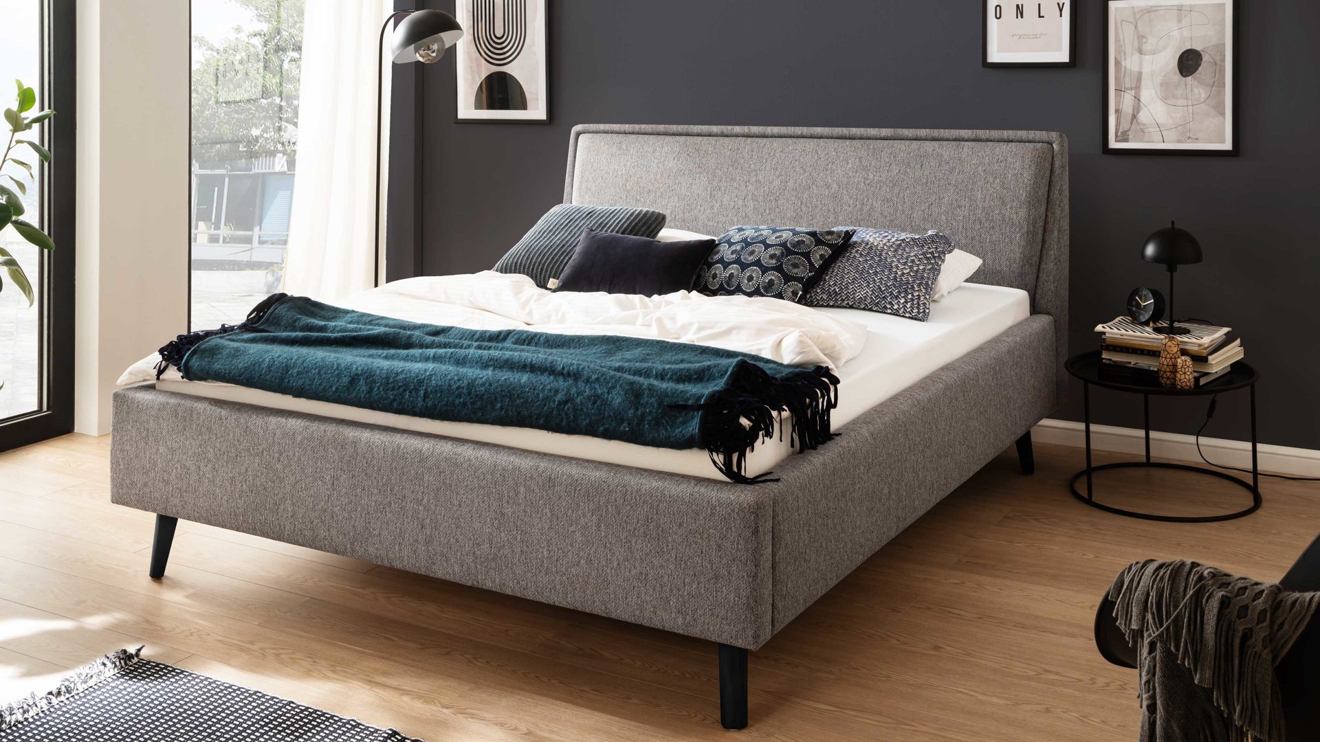 Bettgestell Meise.möbel aus Stoff in Grau Polsterbettgestell Frieda grauer Bezug Stelar 92 & schwarze Holzfüße - Liegefläche ca. 160 x 200 cm