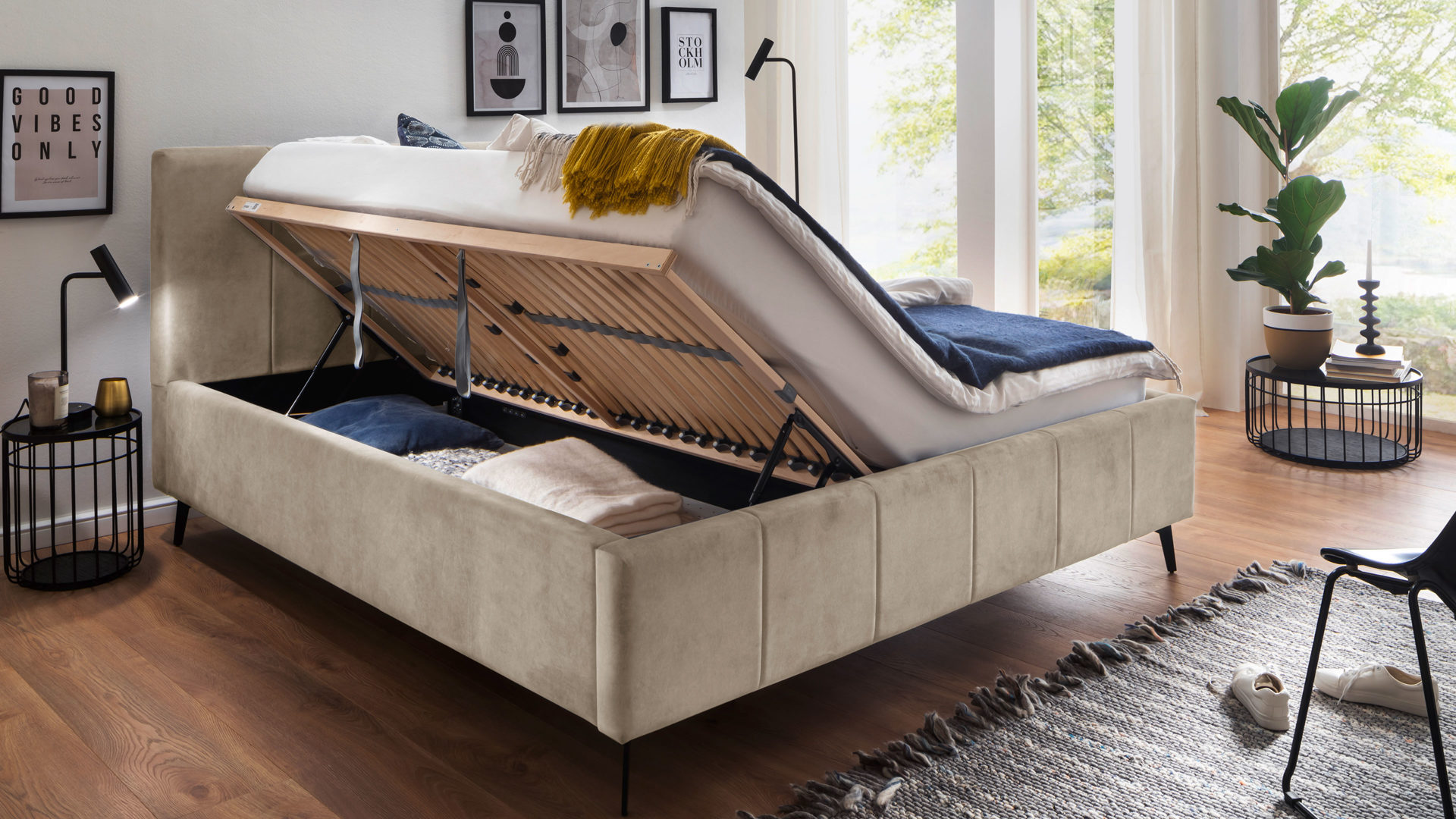 Polsterbett Meise.möbel aus Stoff in Beige Polsterbettgestell Lizzano mit Bettkasten beiger Samtbezug Cloud 03 & Metallfüße - Liegefläche ca. 160 x 200 cm