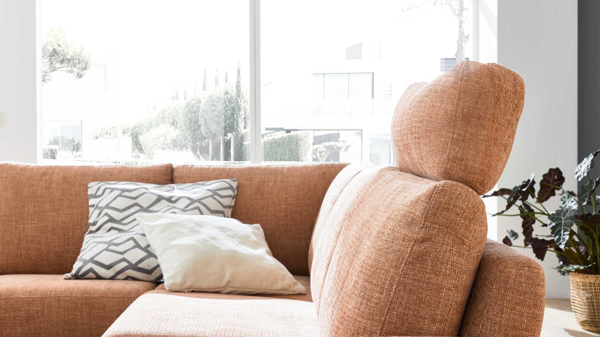 Kopfstütze Interliving aus Stoff in Orange Interliving Sofa Serie 4004 - Kopfstütze U70K puderfarbene Chenille S43-17 - Breite ca. 60 cm