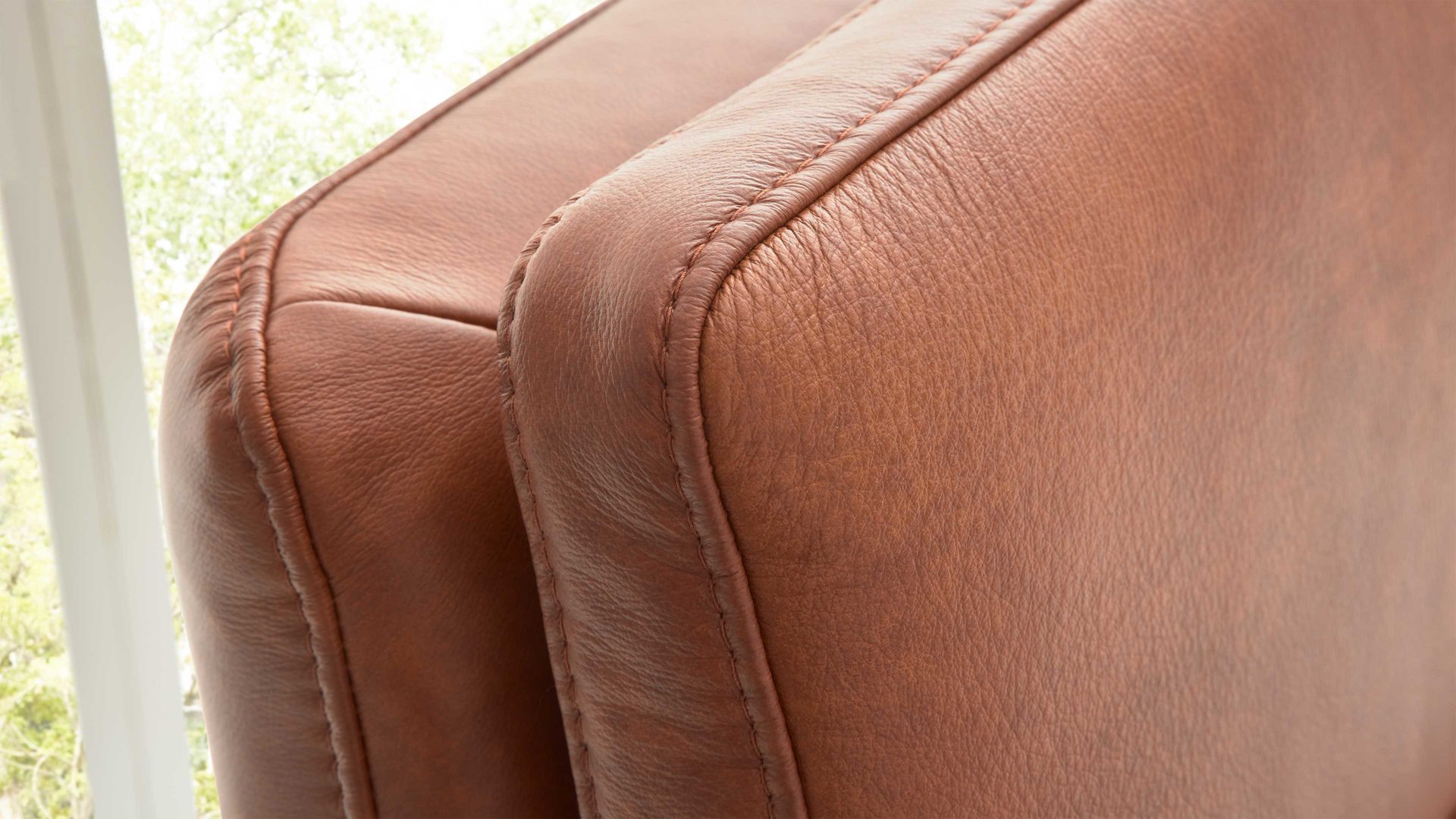 Relaxsessel Interliving aus Leder in Hellbraun Interliving Sofa Serie 4541 – Relaxsessel C manuell - cognacfarbenes LongLife-Leder Cloudy & Sternfuß V4S