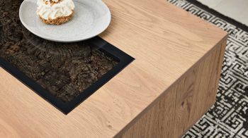 Couchtisch Interliving aus Holz in Holzfarben Interliving Wohnzimmer Serie 2025 - Couchtisch 02 Wildeiche, Anthrazit & Kork - ca. 115 x 65 cm