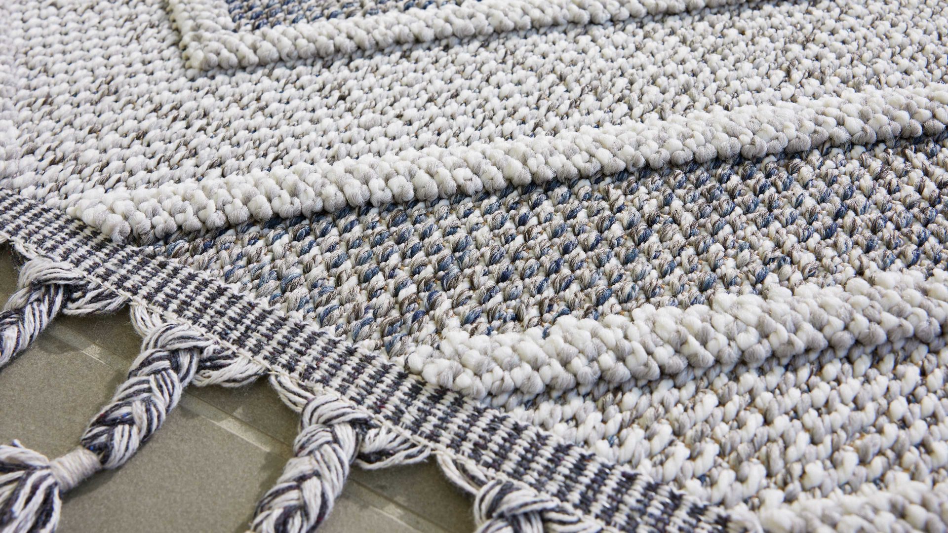 Outdoor-Teppich Interliving aus Kunstfaser in Grau Interliving Teppich Serie G-8010 - Outdoor-Teppich graues Rautenmuster - ca. 200 x 290 cm