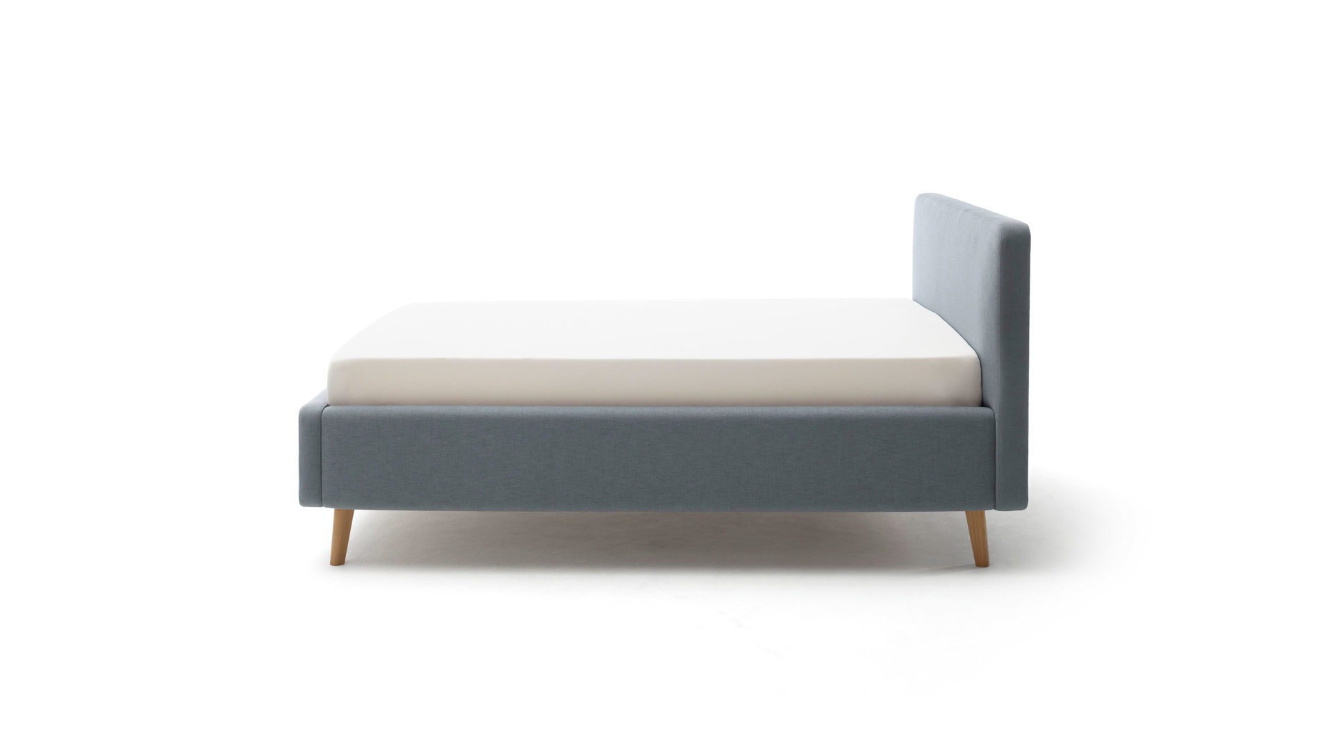 Bettgestell Meise.möbel aus Stoff in Blau Polsterbettgestell Mattis mit Bettkasten eisblaues Flachgewebe Aspen 84 & Holzfüße - Liegefläche ca. 140 x 200 cm