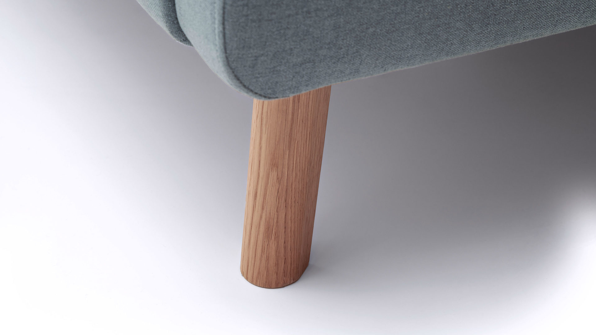 Bettgestell Meise.möbel aus Stoff in Blau Polsterbettgestell Mattis mit Bettkasten eisblaues Flachgewebe Aspen 84 & Holzfüße - Liegefläche ca. 160 x 200 cm